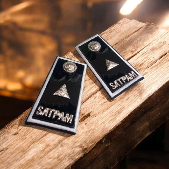 SEPASANG PANGKAT SATPAM SECURITY AKRILIK