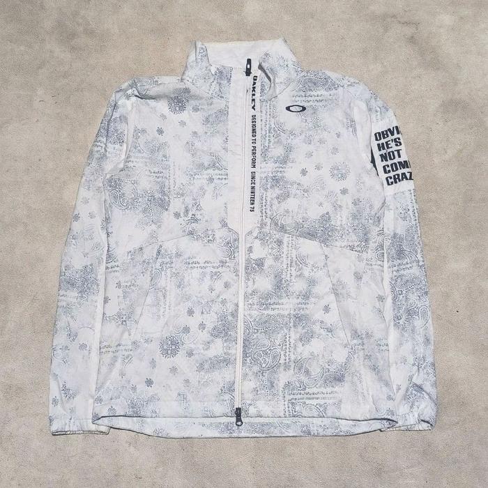 Jaket windbreaker pria oakley pasley bekas