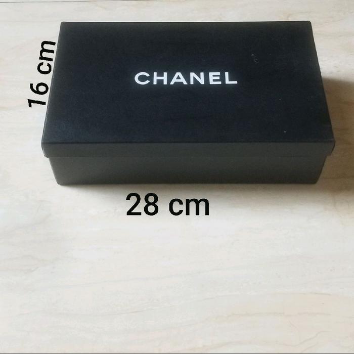 box chanel authentic 28cm x 16cm