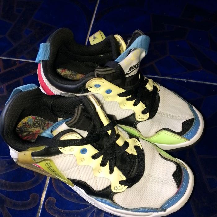 Sepatu Branded Second Mulus Seperti Baru - Model Sport Casual - Pria, Running, Wanita, Olahraga, Kas