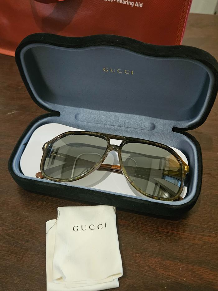 kacamata sun glass  GUCCI 100% original like new, cuman dipakai 1x