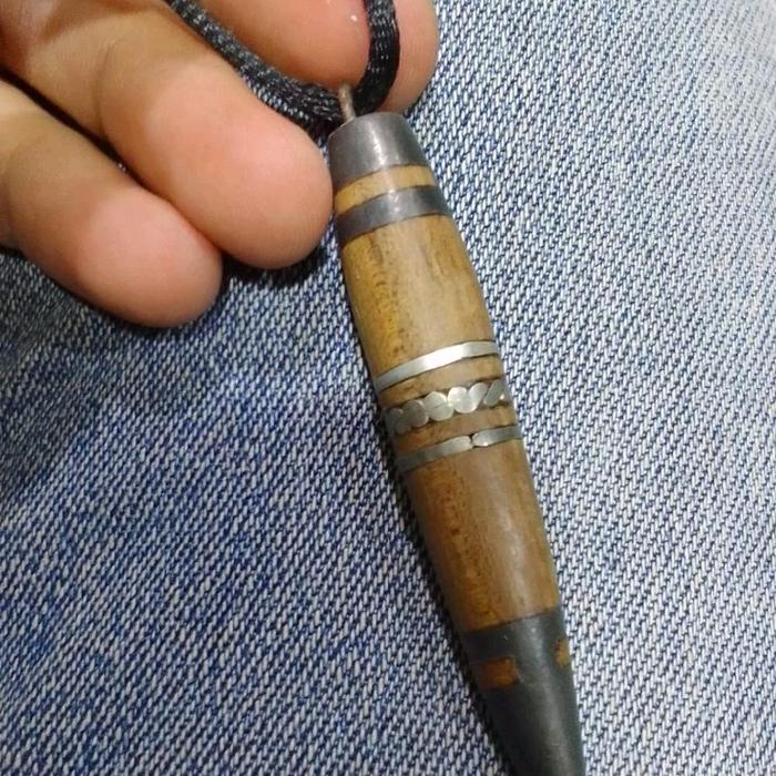 kalung cemeti kayu bungkang