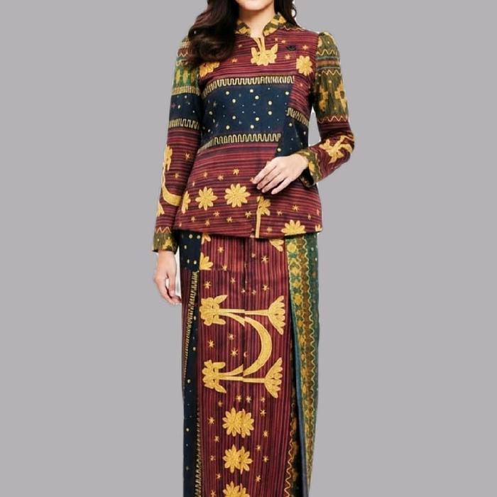 Batik Atas Bawa Wanita Motif Tapis Lampung dengan Desain Elegan dan Warna Cerah