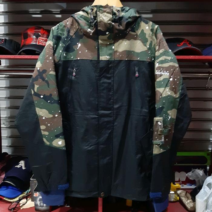 Pontapes Japan Jaket Snowboard Camo Outdoor untuk Aktivitas Luar Ruangan dengan Desain Camouflage
