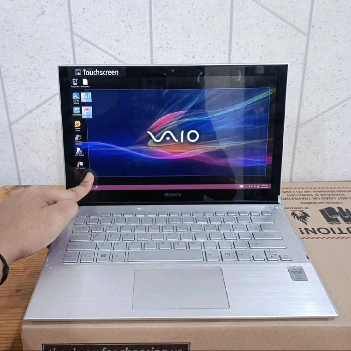 Laptop Sony Vaio SVP132A1CW TOUCHSCREEN, Core i7-4500U, Ram 4Gb/SSD 256Gb FHD