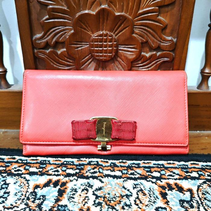 dompet Salvatore Ferragamo