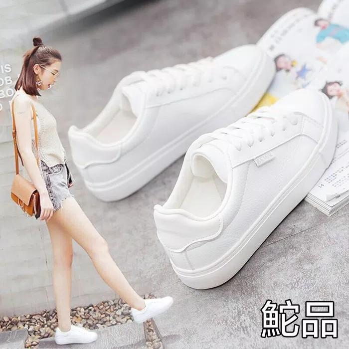 SEPATU SNEAKERS WANITA BEIER