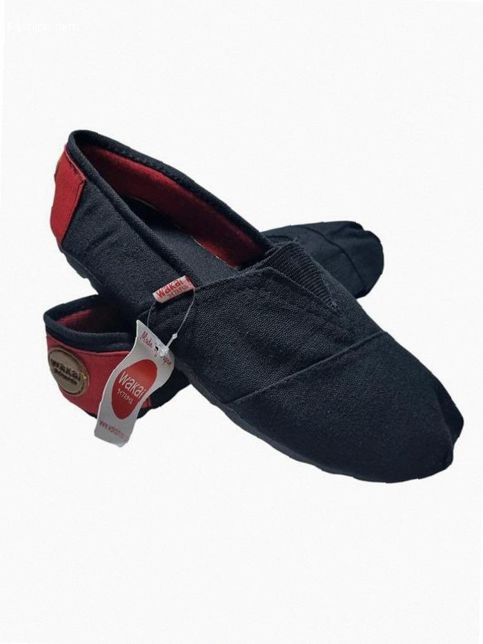 New Arrival Sepatu Slip on Wakai Hitam Buget Merah Unisex Size 36-43 Flat Shoes Pria Kerja Karet Sne
