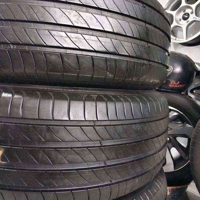 235/60 R18 Michellin Kondisi up 90% tahun 2024
