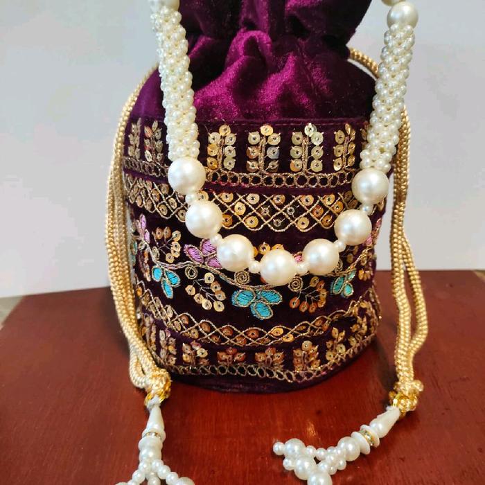 tas etnik Wanita india cocok untuk wedding
