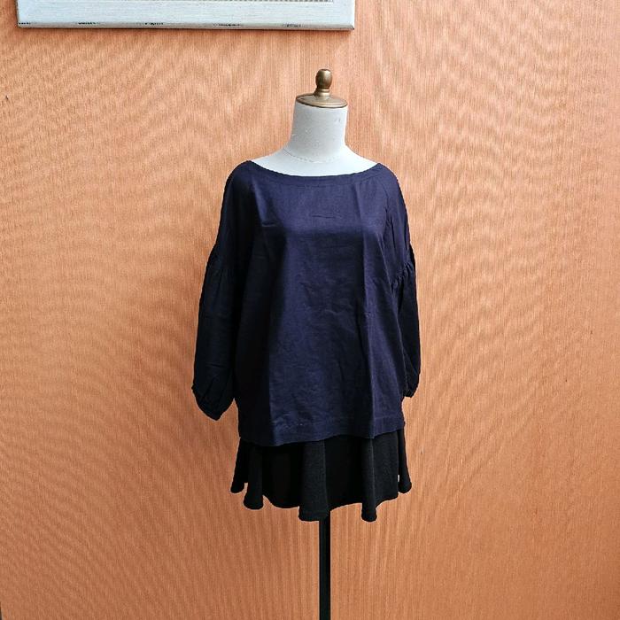 atasan wanita biru tua navy UNIQLO cewek M L blouse lengan panjang balon cute santai
