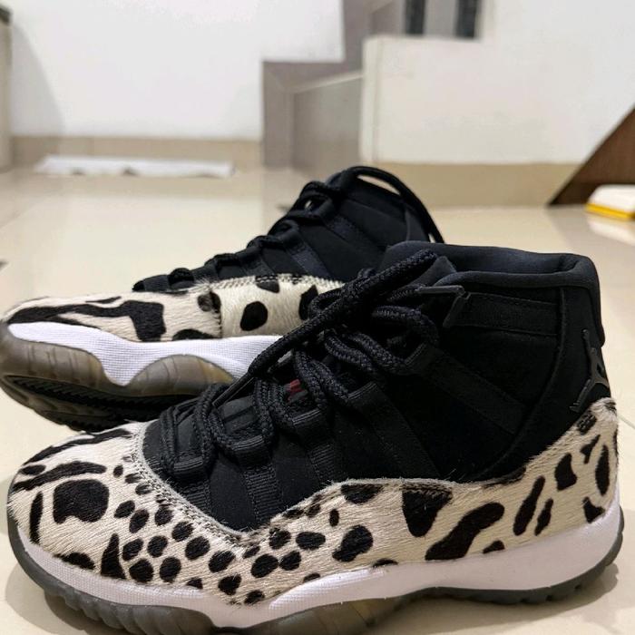 air Jordan 11 retro original Shoes Wanita Sneakers ukuran 39 motif leopard - preloved