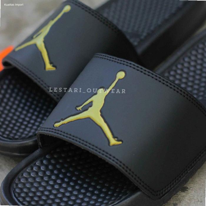 SANDAL SELOP CASUAL PRIA UKURAN 36-48 NIKE BENASSI JORDAN LOGO PUTIH UNISEX SENDAL FLIP FLOP UNISEX 