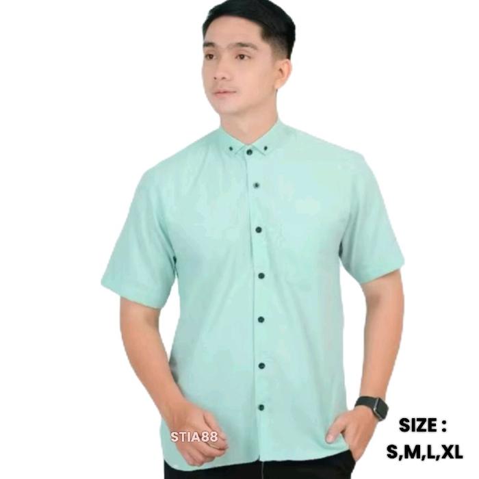 Kemeja tosca pria Kemeja hijau tosca cowok Kemeja tosca laki laki Kemeja tosca pendek Kemeja hijau m
