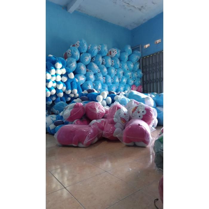 BONEKA DORAEMON SYAL BESAR JUMBO 90cm