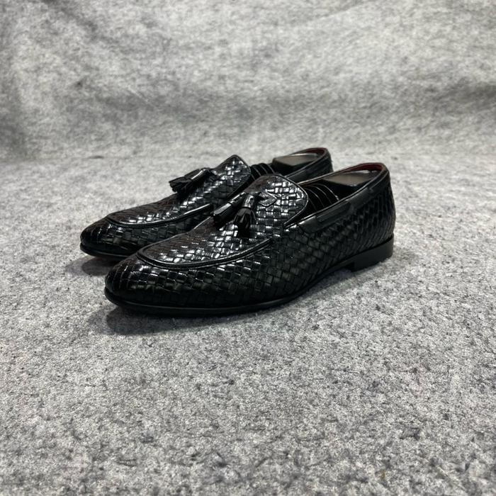 Merek : BOTTEGA VENETA T Model : TASSEL LOAFERS SHOES  Asal. : ITALY Ukuran: 88.5 setara 42.5 insole