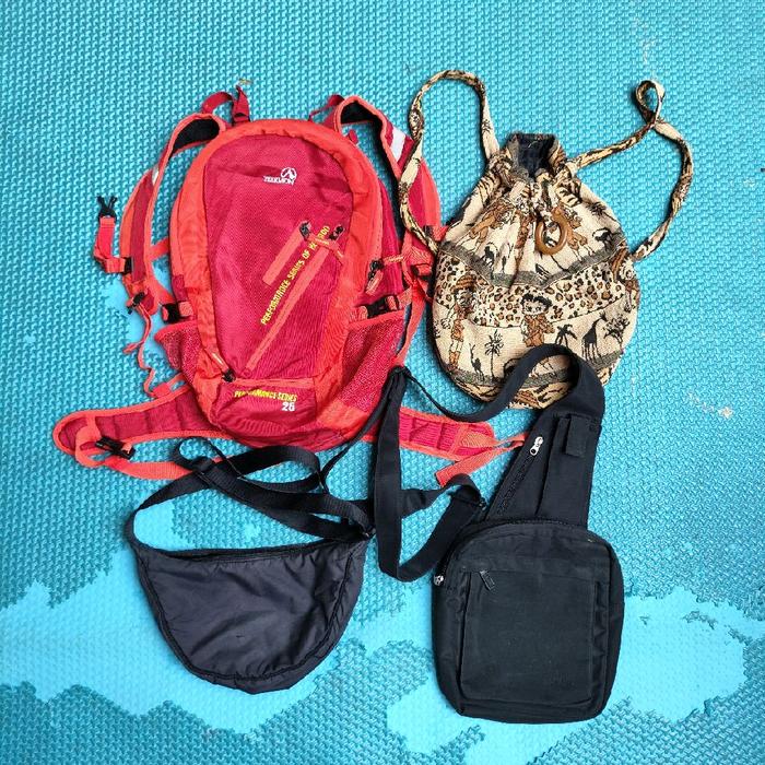 Borongan Tas Second Minus 4pcs Brand Uniqlo,Blueink,Hermon,No Brand