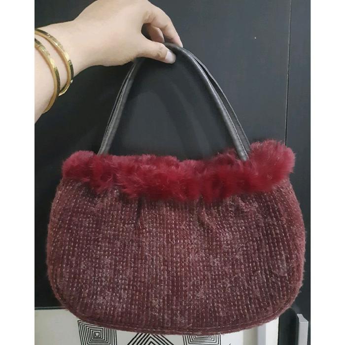 Preloved - Tas pesta handbag merah bulu bulu cantik