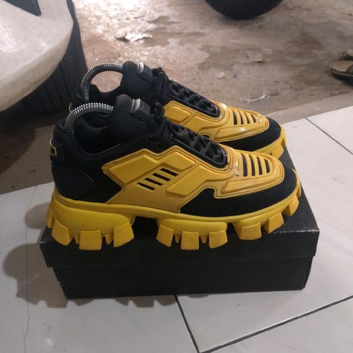 sepatu second branded prada cloudbust thunder size 39 ada minus