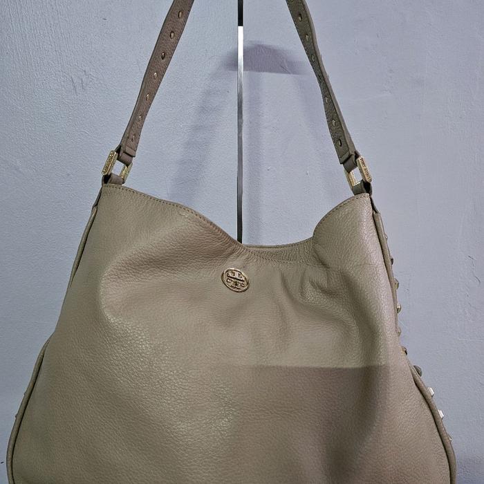 Tory Burch Tas Wanita Kulit Asli Model Hobo dengan Desain Elegan dan Tali Bahu yang Nyaman