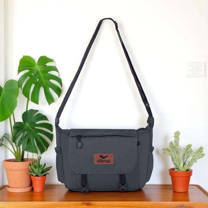 Tas Selempang Pria Qhorythos Distro Original Waterproof Tahan Air Sling Bag Cowok Outvin Keren Kekin