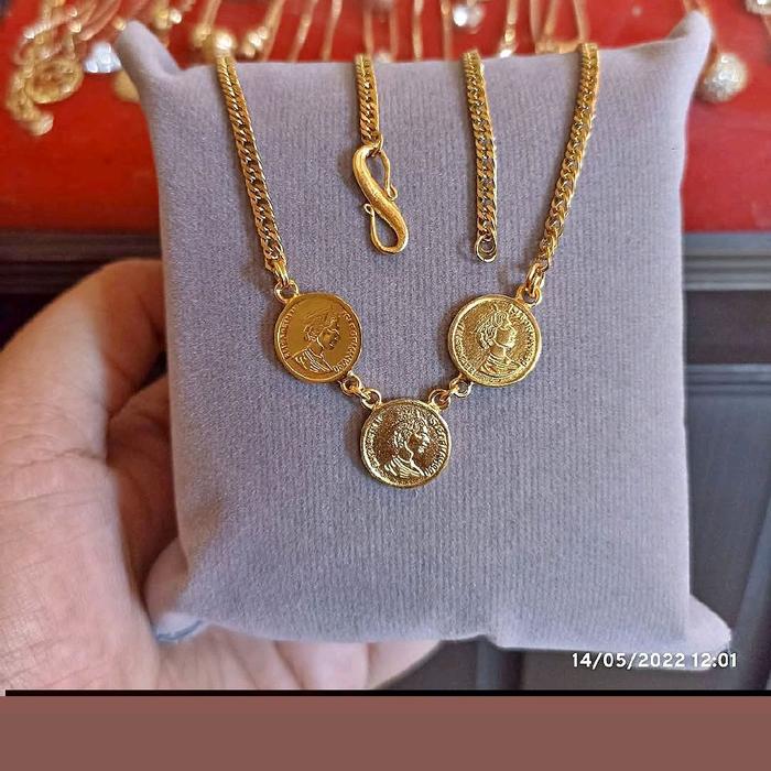 kalung titanium mainan koin emas