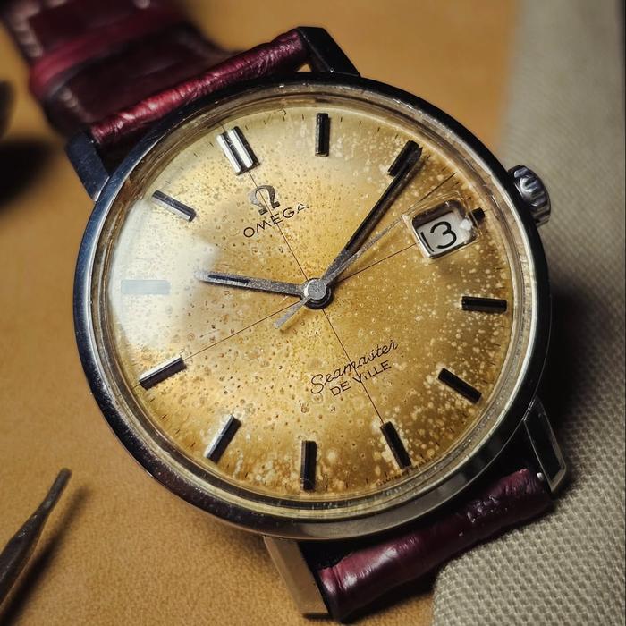 Vintage 1960s omega "double sign" seamaster de ville date crosshair