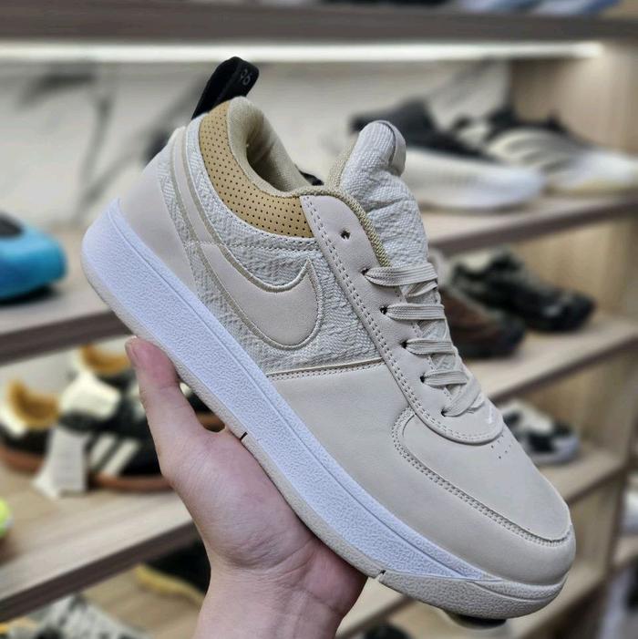 SEPATU NIKE AIRZOOM BOOK 1