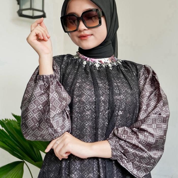 DRESS KOMBINASI BROKAT CANTILY  DAN BIBA PRINT MIX PAYET By SALVINA