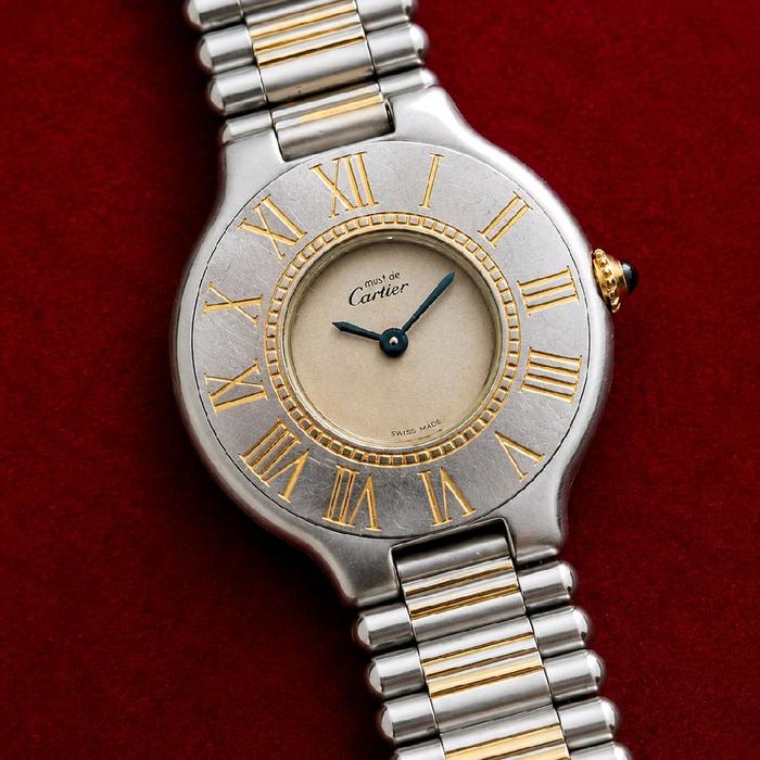 Cartier Jam Tangan Elegan dengan Tali Baja dan Emas Roman Numerals untuk Pria dan Wanita