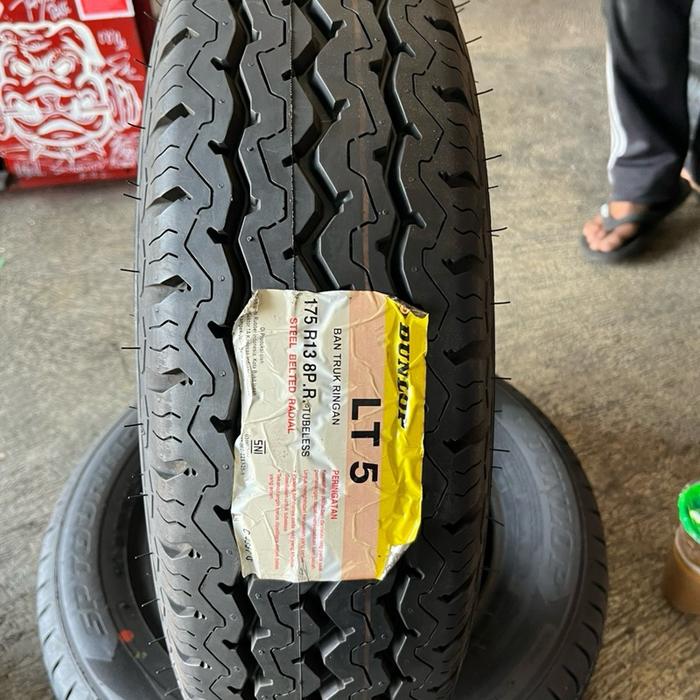 Dunlop Ban Mobil Ukuran 175 R13 LT5 untuk Truk Ringan