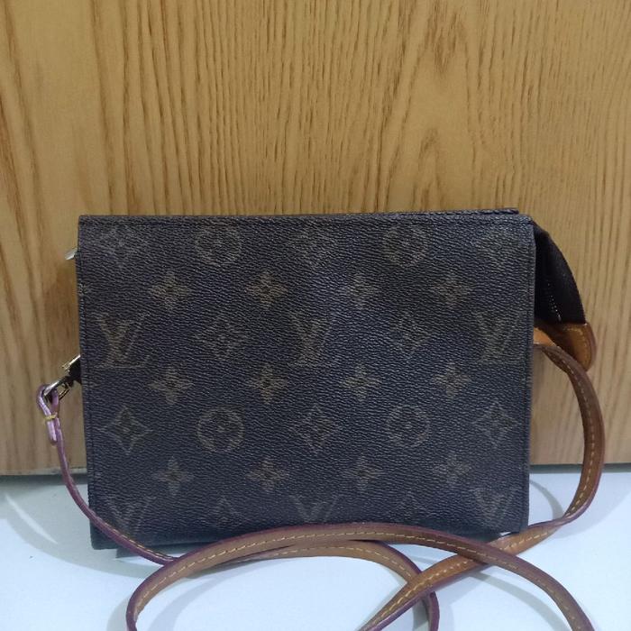 Preloved LV Toiletry Pouch Monogram 2015