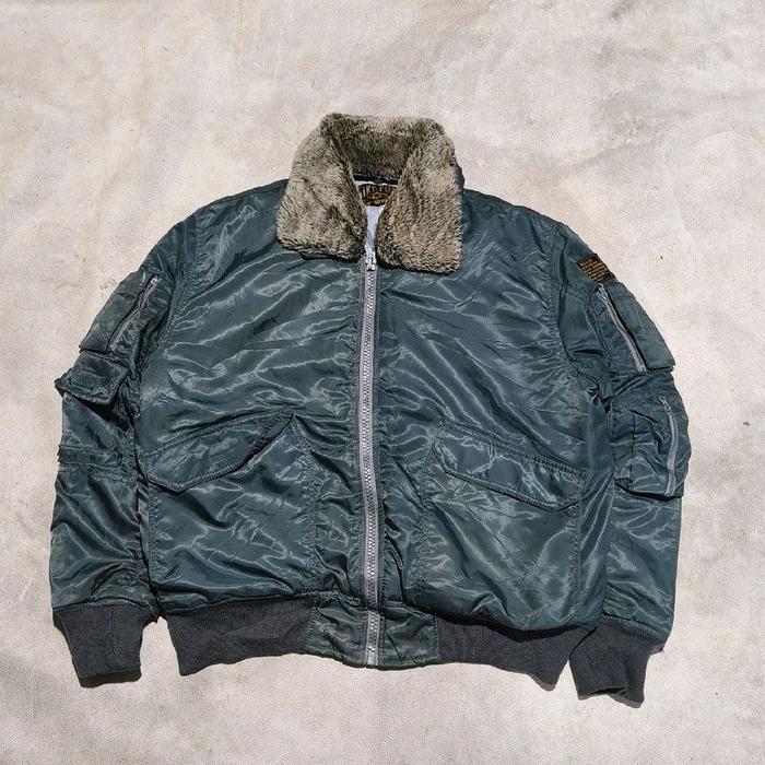 Jaket bomber Sherpa fire fox abu bekas