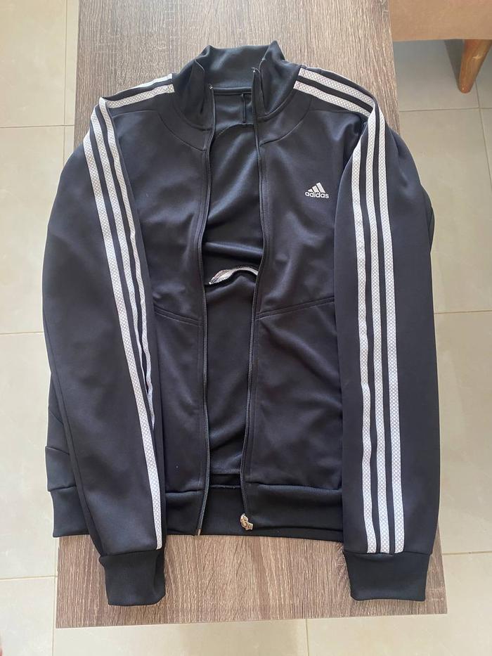Jaket Tracktop Adidas Climalite Vintage dengan Desain Garis Putih di Lengan