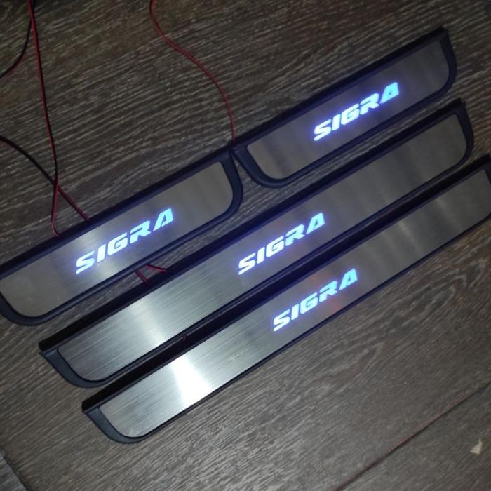 Sill Plate SILLPLATE Samping Pintu DAIHATSU SIGRA Lampu Led Biru STENLIS Hitam Plastik
