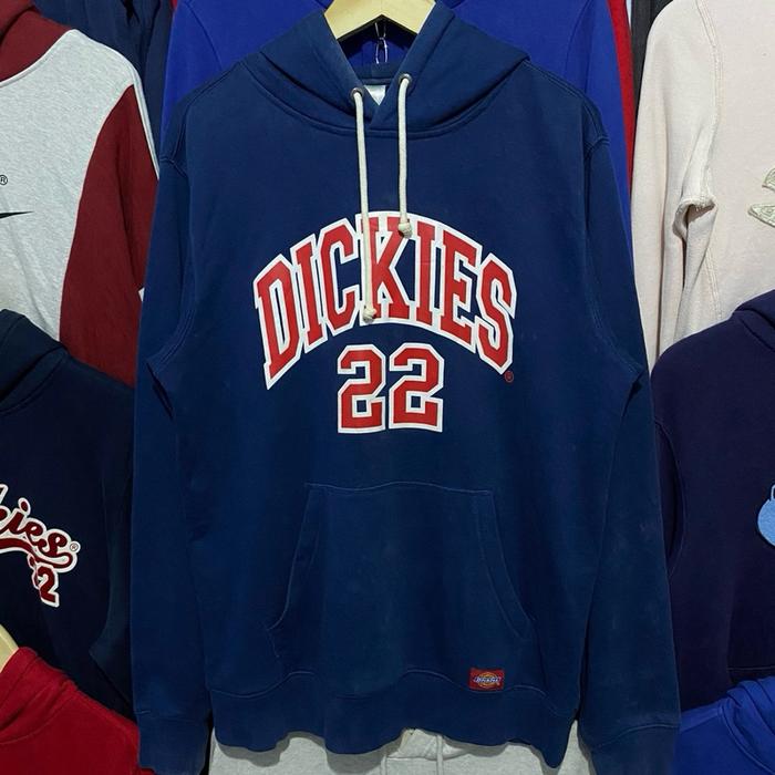 Dickies Hoodie Biru Tua dengan Logo Merah dan Nomor 22 - Sweater Hangat dan Nyaman untuk Pria