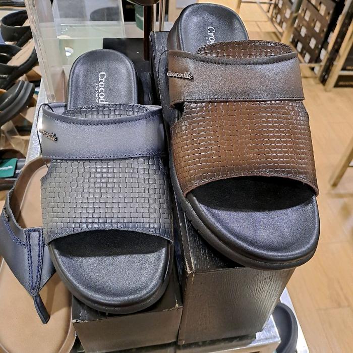 Crocodile Sandal Pria Kulit Crocodile Sol Karet Flat Nyaman Bahan Sintetis Sol Phylon EVA Ringan Uku