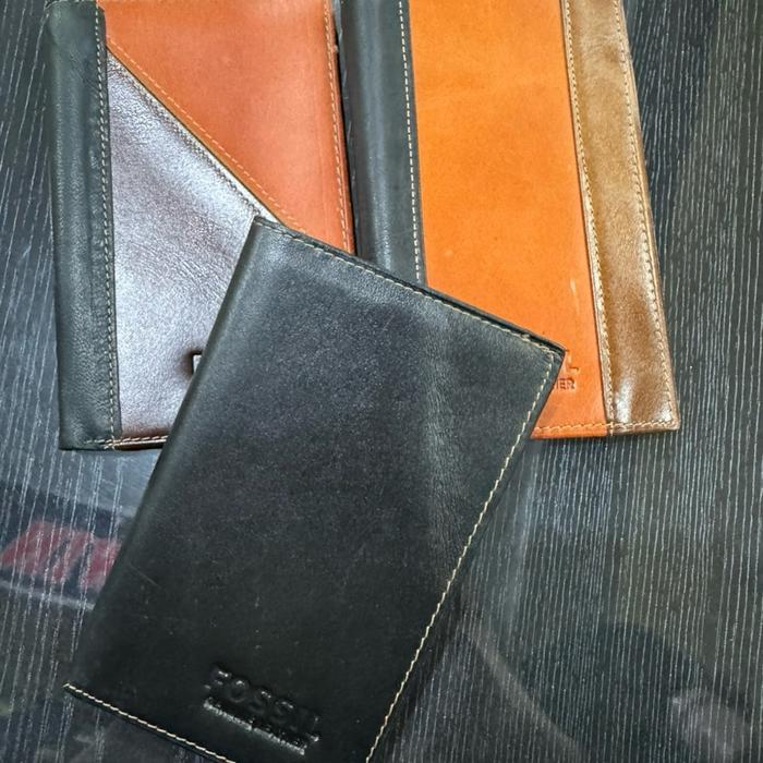 Fossil Dompet Cowok Kulit Asli dengan Desain Elegan dan Fungsi Praktis untuk Pria