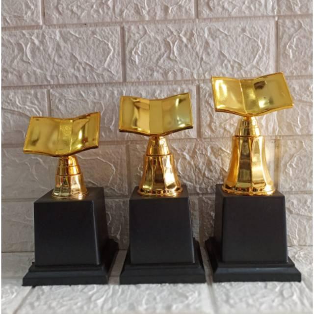 TROPHY PIALA BUKU AL QURAN