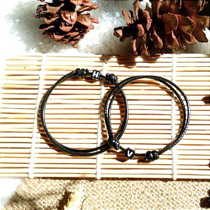 Gelang inisial Huruf/Gelang Inisial Huruf Tali Korea Hitam