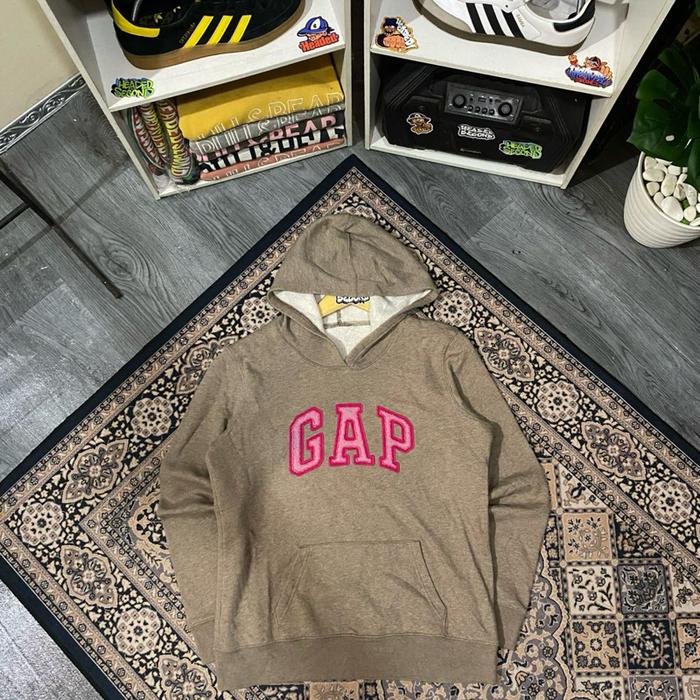Gap Jaket Hoodie Wanita Warna Coklat dengan Logo Merah Muda