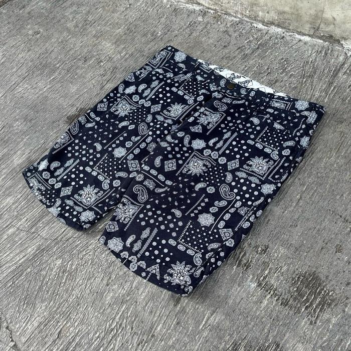 Ben Davis Celana Pendek Shortpant Pria Wanita Motif Bandana Hitam Putih Murah