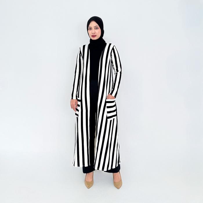 Atasan Panjang Wanita Motif Bergaris LEZAHRASIGNATURE Long Outer Stripey Monochrome