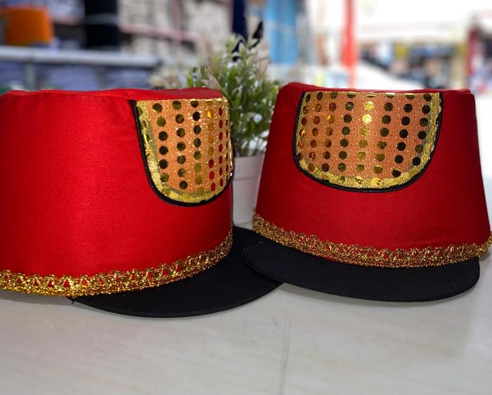 TOPI PASUKAN DRUMBAND MERAH GOLD UNTUK ANAK TK