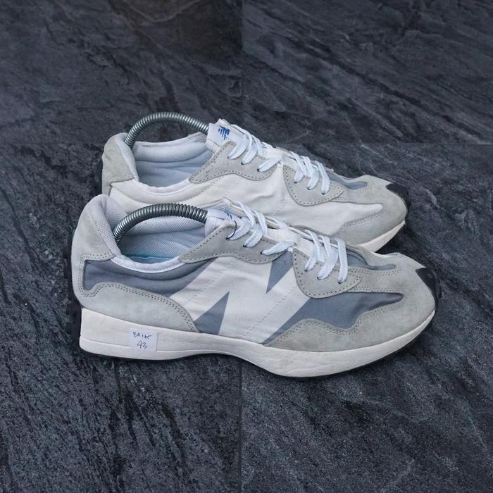 Sepatu New Balance 327 - Men - 43