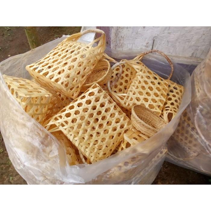 Keranjang anyaman bambu  tas keranjang buah parcek/ keranjang rotan souvenir ukuran sedang