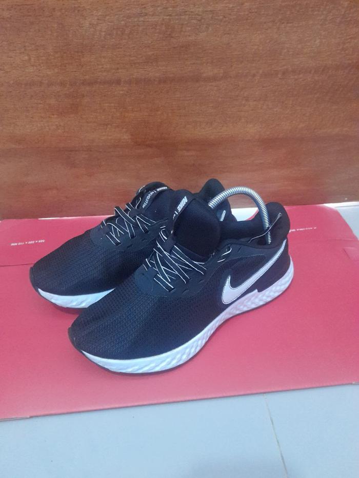 Sepatu Nike Original Hitam | Running / Training Size 40.5 (25.5 cm)