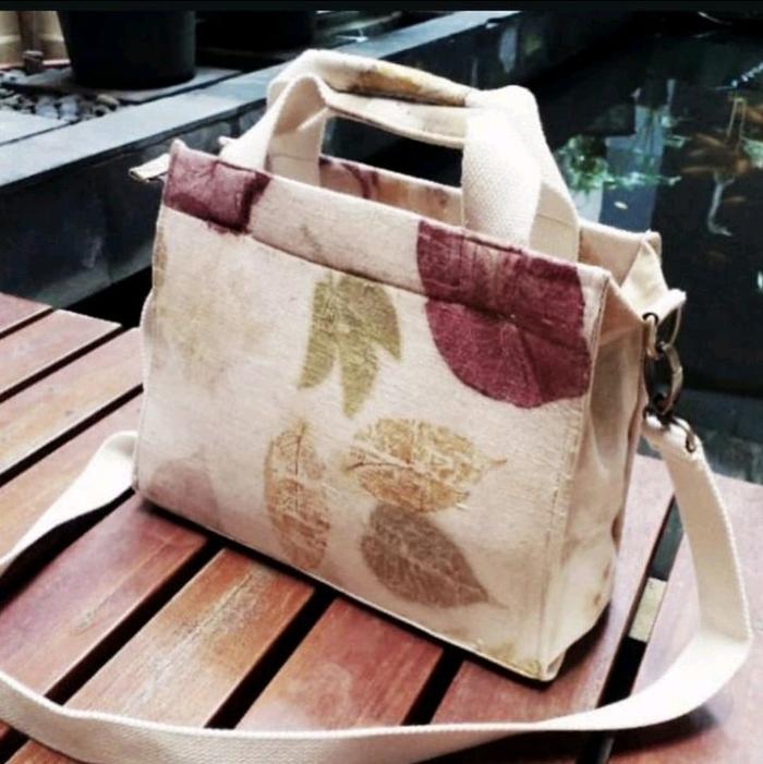 EcoBag - Tas Berbahan Canvas dengan motif alam Ecoprint khas Cianjur