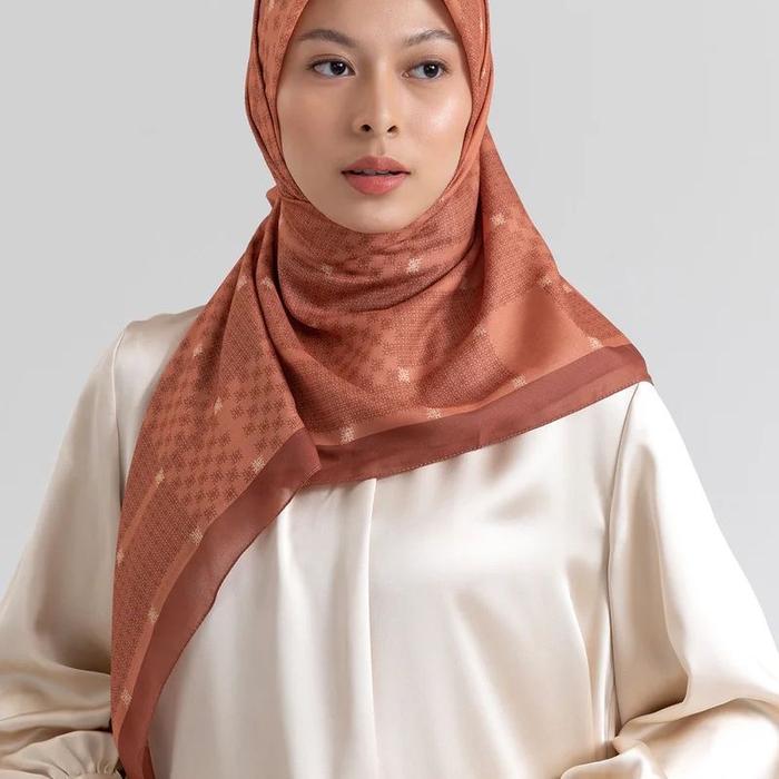 Riamiranda SCARF MONOGRAM 05
