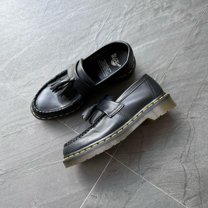 Dr martens vegan adrian black